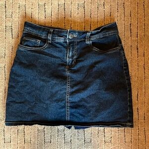 St. John’s bay dark wash skort